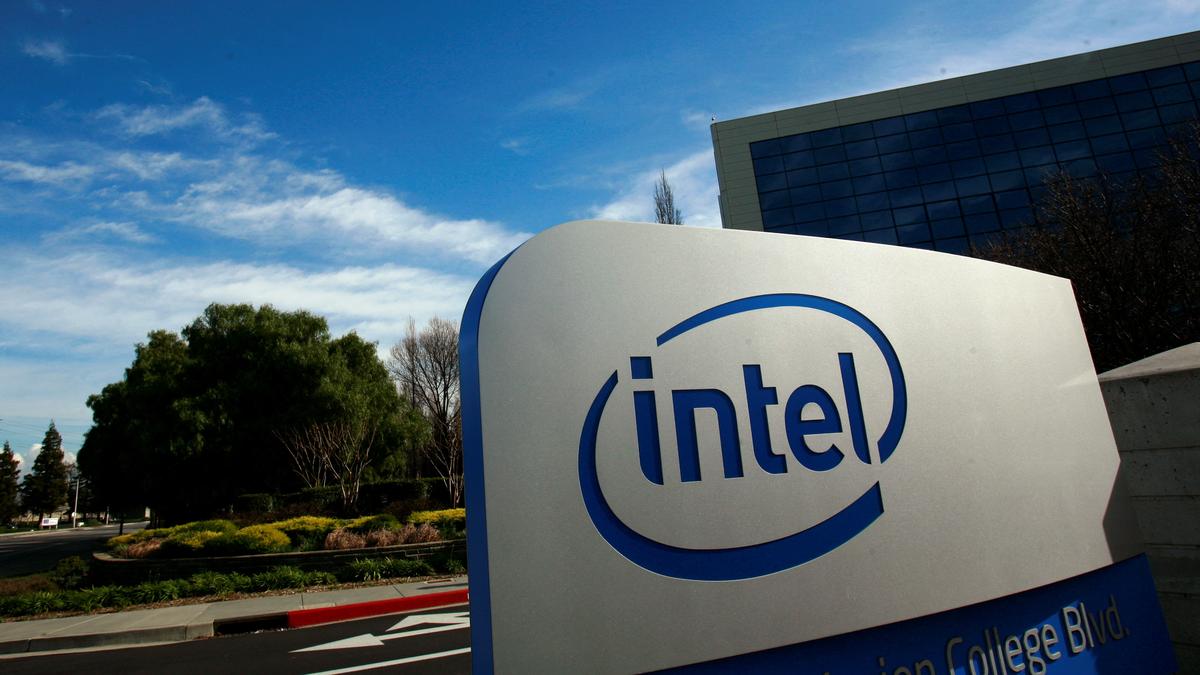 Intel defeats shareholder lawsuit over foundry losses, $32 billion plunge