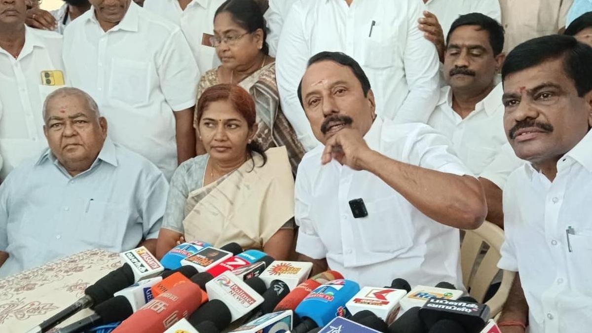 Erode SP inspects venue for TVK’s public meeting in Perundurai on Dec. 18