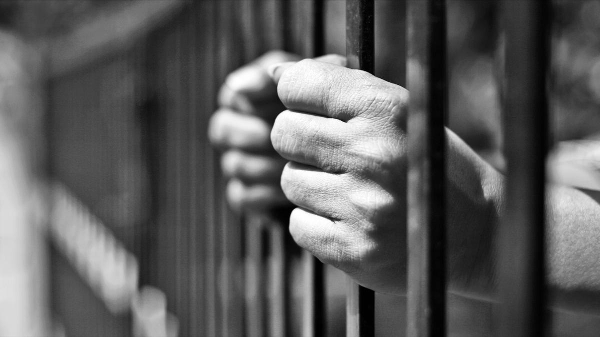 HC raps Maharashtra policy on premature release of prisoners