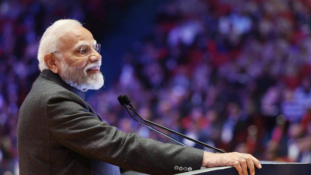 Solar panels for households will lower cost of batteries for EVs: PM Modi