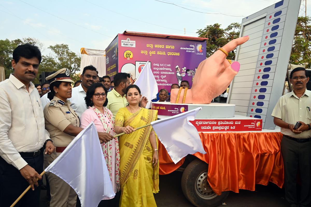 District Returning Officer and Deputy Commissioner of Dharwad Divya Prabhu, SVEEP committee Chairperson Swaroopa T.K., and Police Commissioner Renuka Sukumar flagged off the voter awareness vehicle and the tableau in Hubballi.