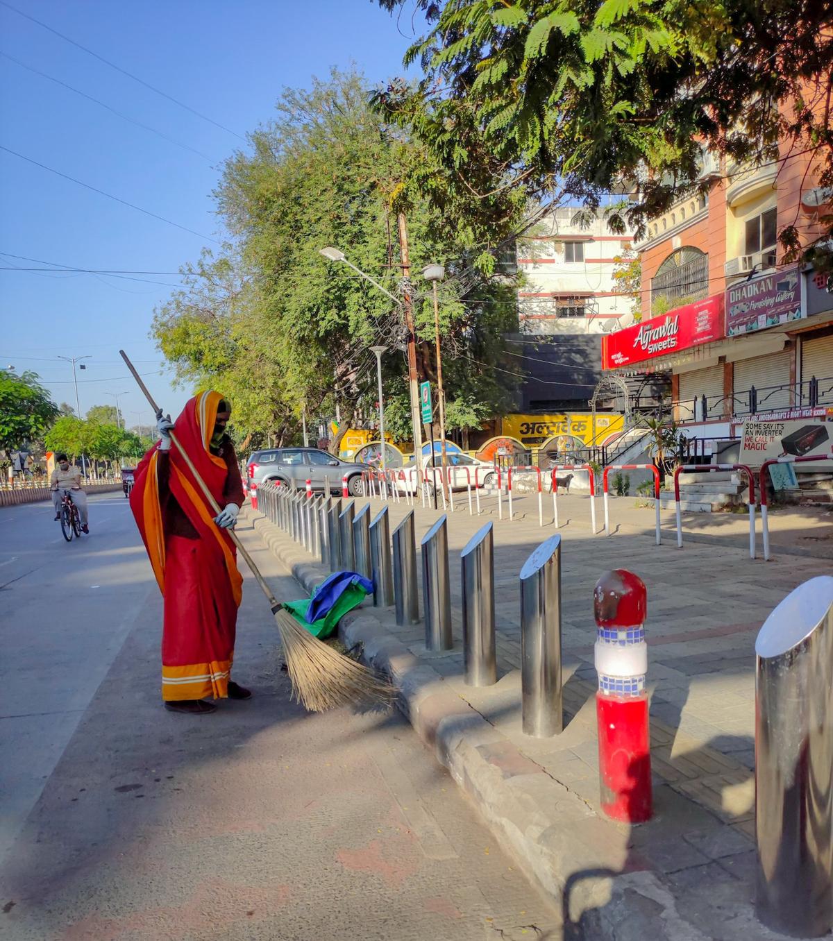 In Indore, a majority of the female safai mitras prefer saris and men  wear t-shirts.