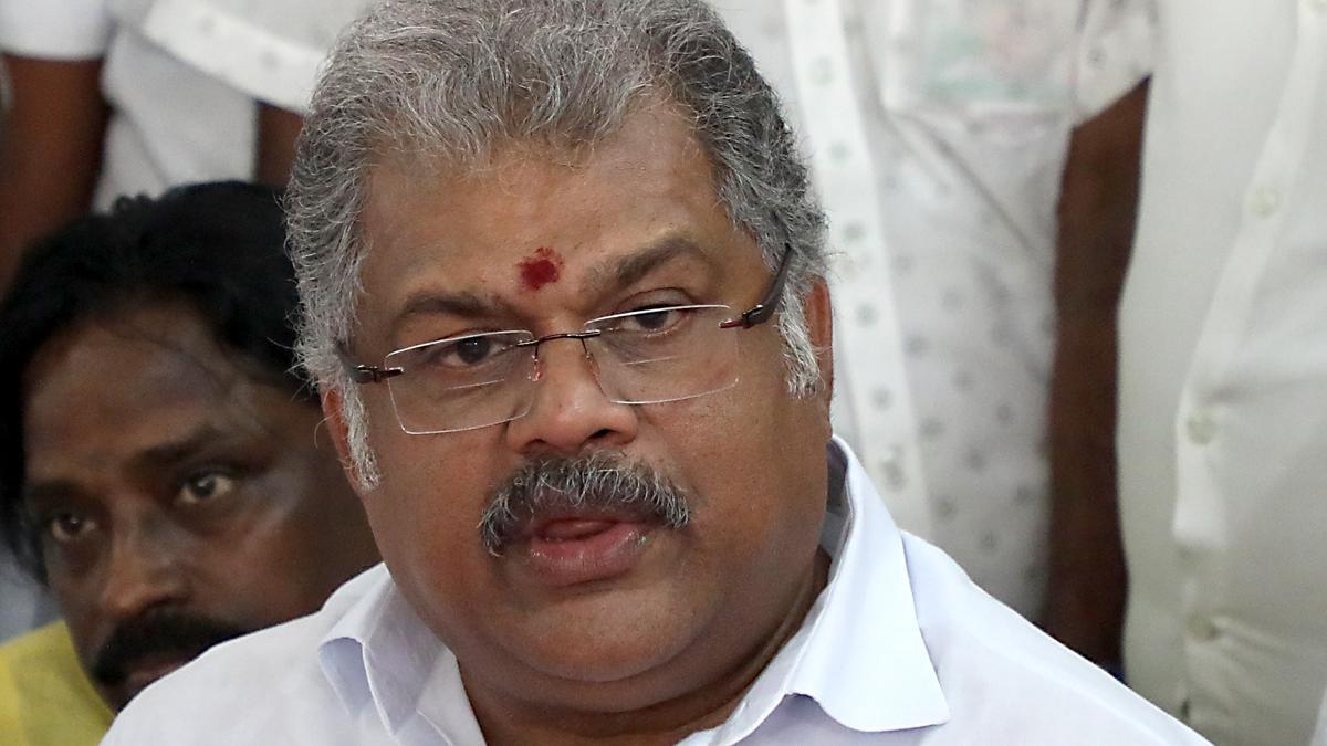 Vasan urges T.N. government to hold talks with protesting sanitation workers in Chennai