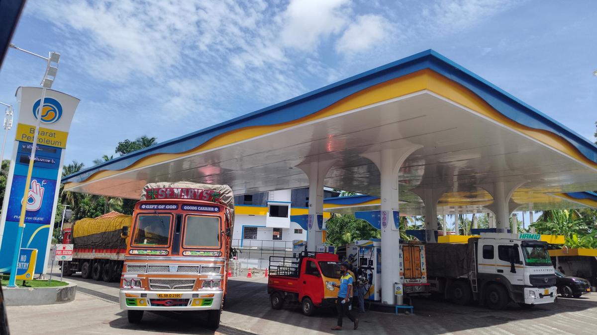 Kerala motorists flock to Mahe for cheaper fuel, raising revenue concerns