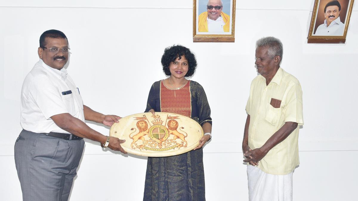 Royal coat of arms, copper plate gifted to Pudukottai museum
