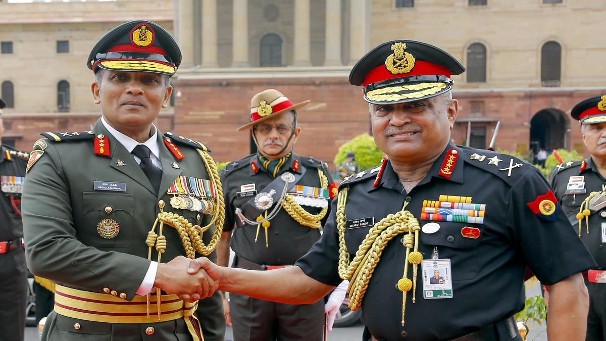 Army Chief General Manoj Pande holds talks with top Maldivian commander ...