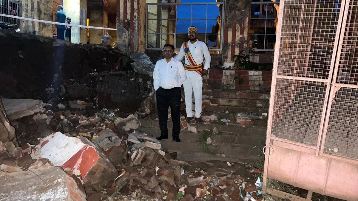 Downpour damages Thula Kattam mandapam, road in Mayiladuthurai