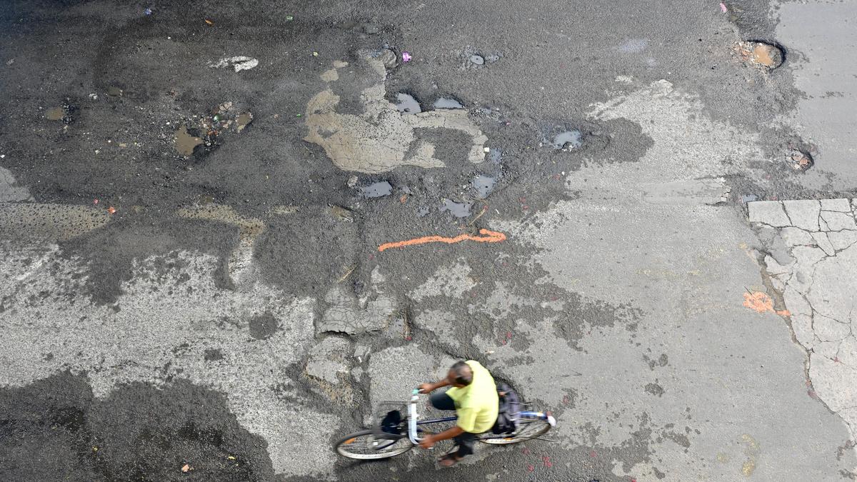 Pothole-ridden Nungambakkam subway turns daily commute into ordeal