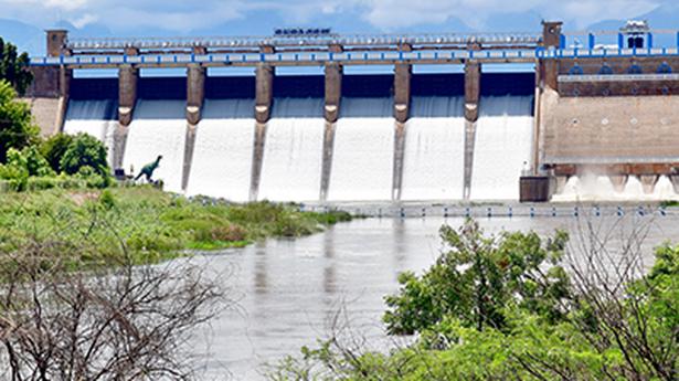 Water level in Mullaperiyar, Vaigai dams