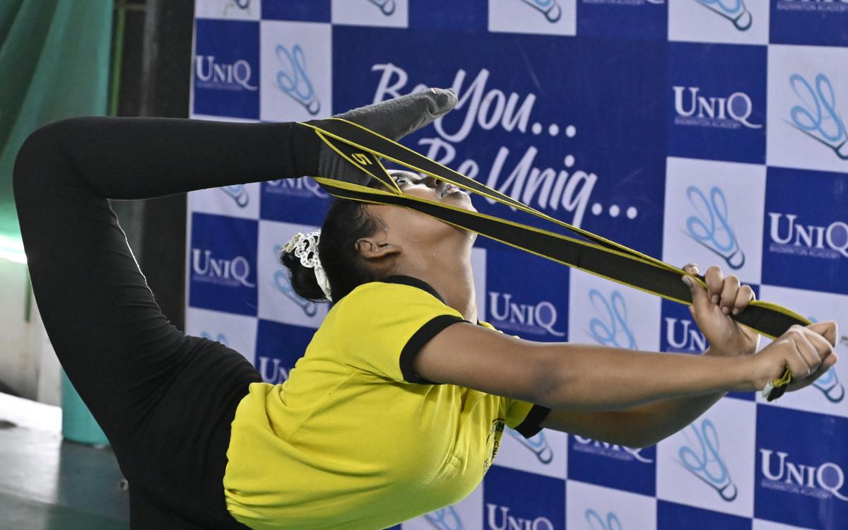 Lincy V warming up before the class.