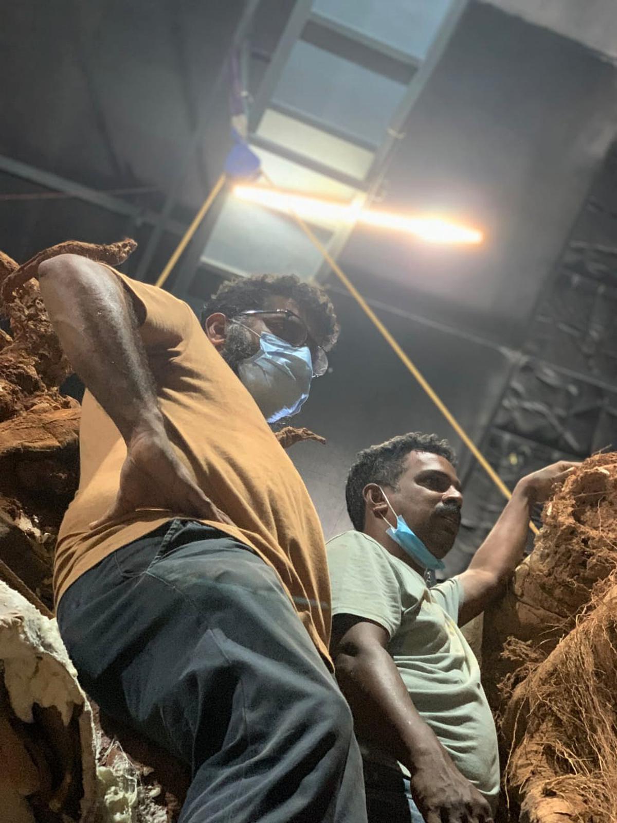 Jothish Shankar (right) with Mahesh Narayanan on the location of 'Malayankunju'