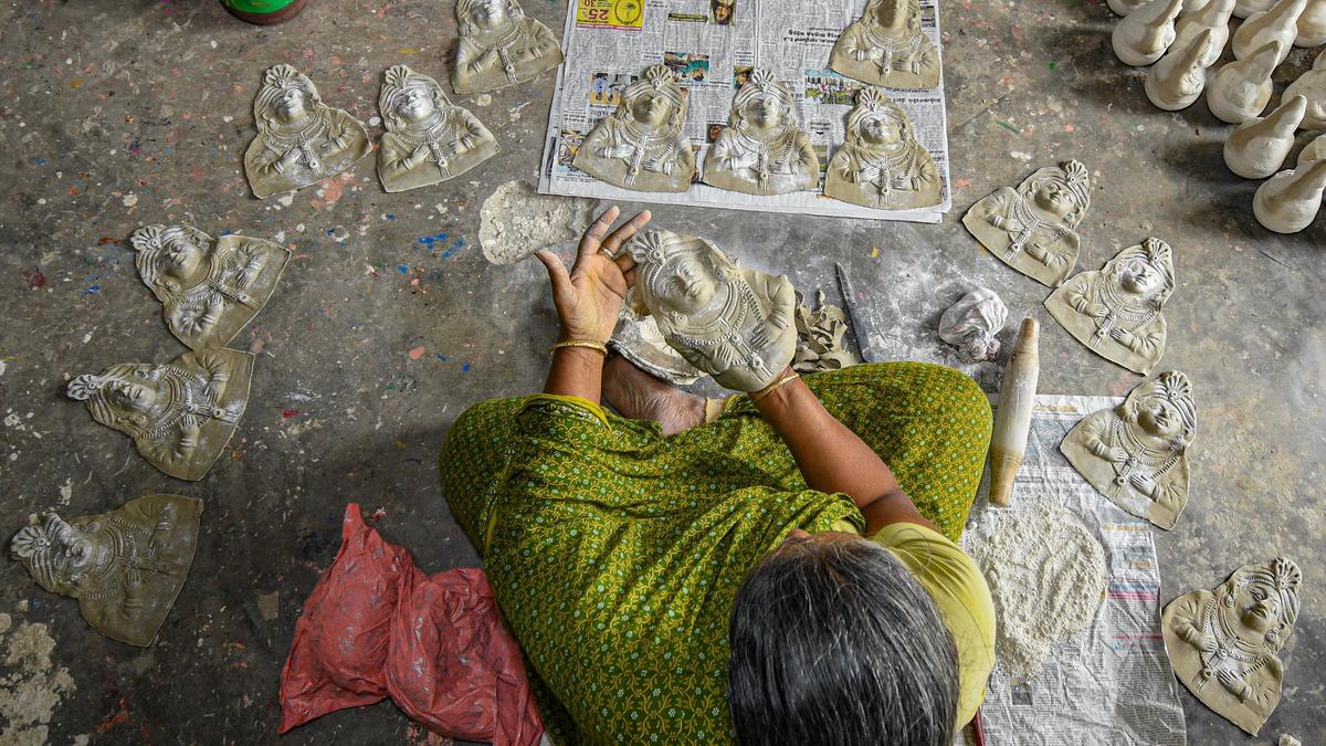 Handloom, handicraft artisans earn ₹7,000 as monthly wages, finds study