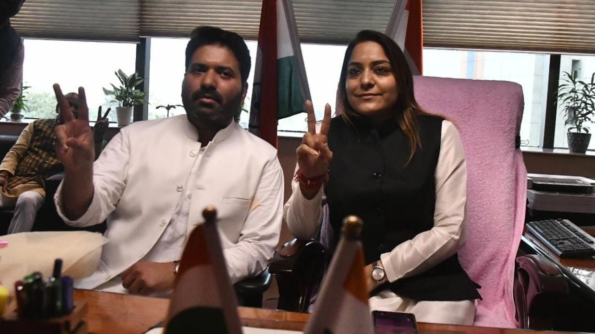 Top news of the day: Supreme Court refuses to stay Election Commission order on Shiv Sena; AAP’s Shelly Oberoi is Delhi’s new Mayor, and more