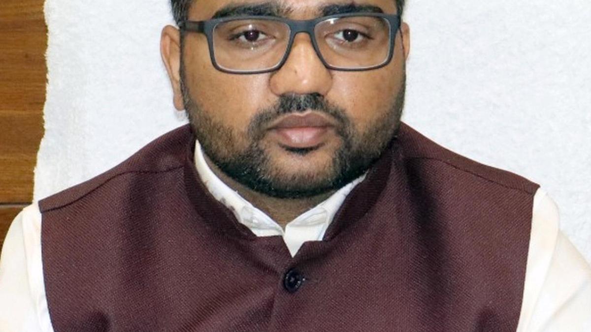 Kathawate Mayur Ashok assumes charge Guntur Municipal Corporation Commissioner