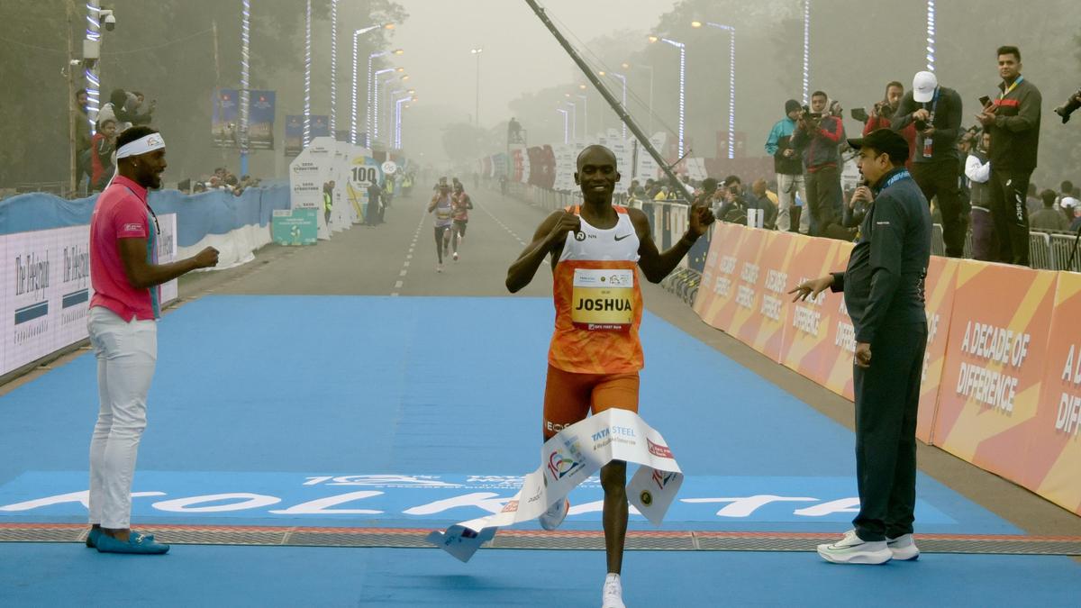 Convincing wins for Uganda&rsquo;s Cheptegei and Ethiopia&rsquo;s Degitu