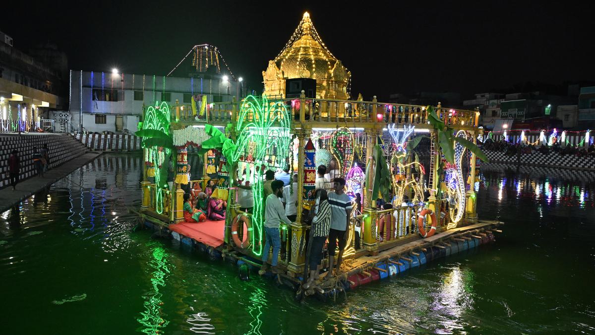 The annual festival at Mangadu temple and homage to a Sufi Saint