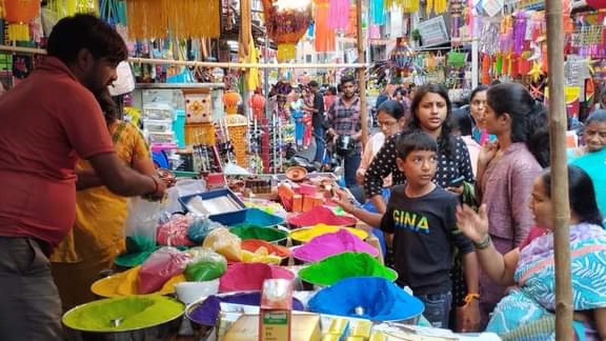 Urban consumer confidence stable, optimism in income levels | Data
Premium