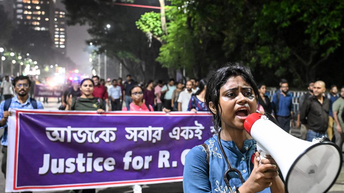 West Bengal junior doctors continue sit-in, wait for state to fulfill their demands