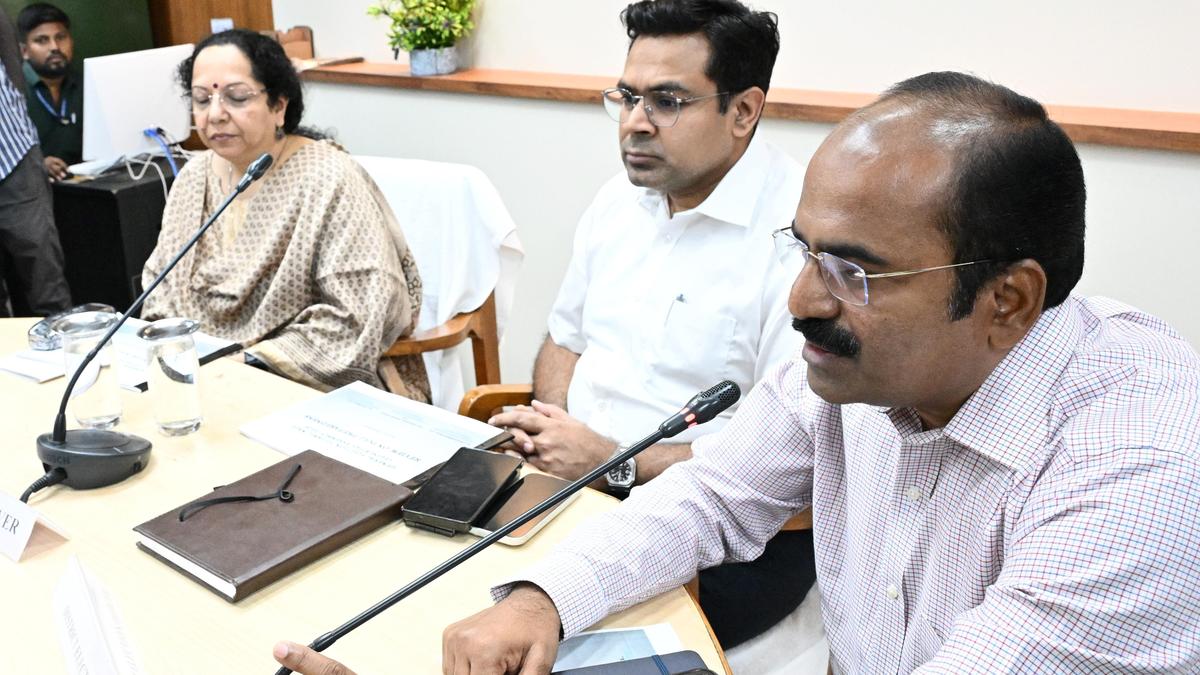 General Observers for five Assembly constituencies in Tirunelveli district arrive