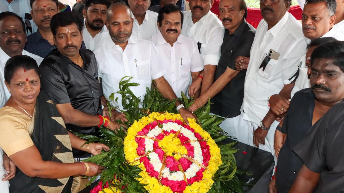 Leaders pay tributes to language martyrs remembered