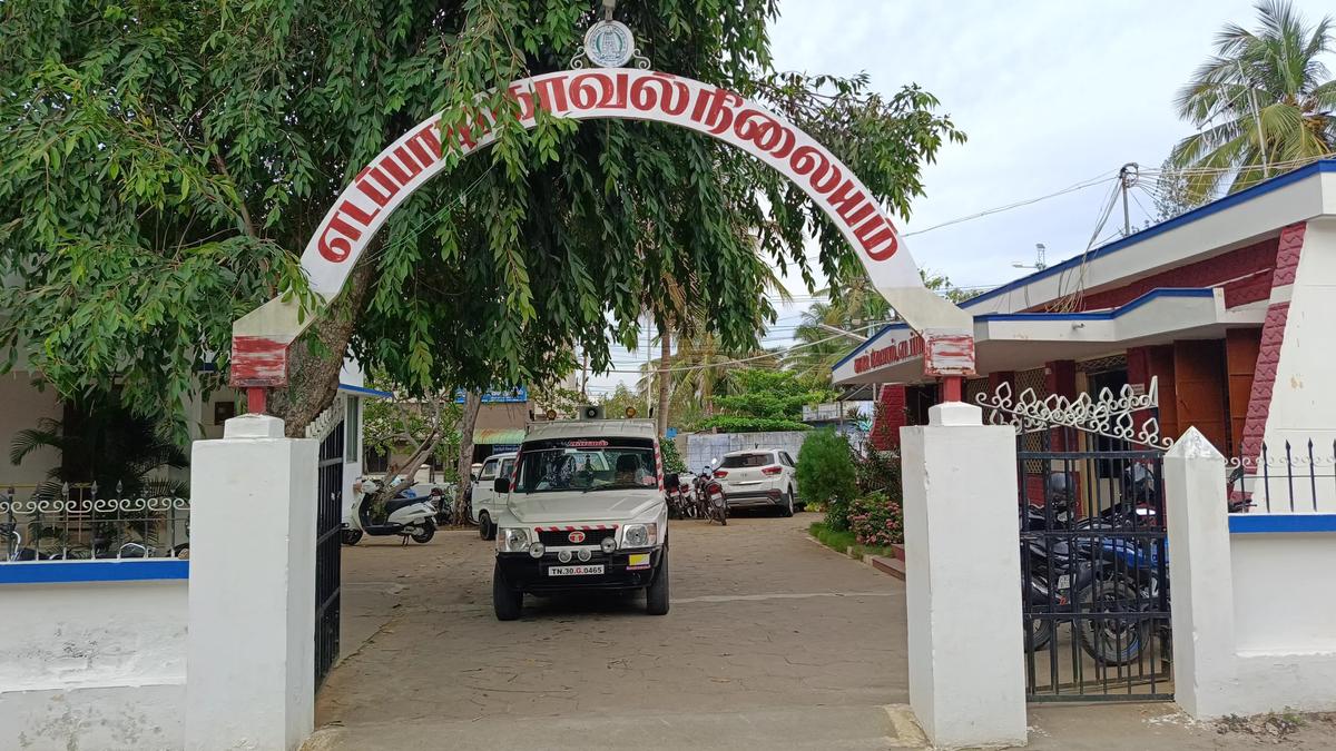 Molotov cocktail hurled at Edappadi police station in Salem