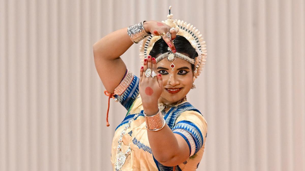 Odissi dance brings in devotional themes live at Tamil Isai Sangam festival in Madurai