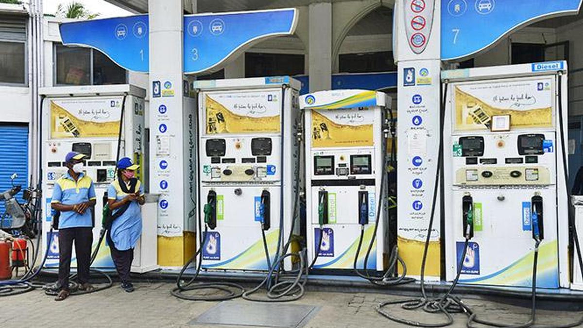 Panic buying triggers fuel shortages in Karnataka; Indian Oil Corporation Limited assures adequate supply