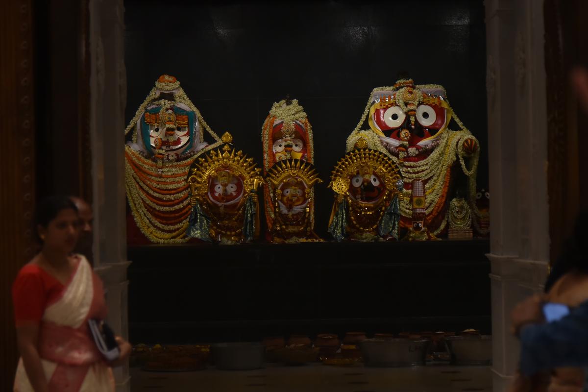 There are two sets of idols at the Jagannath temple in Digha, one made of wood and the other of stone.  
