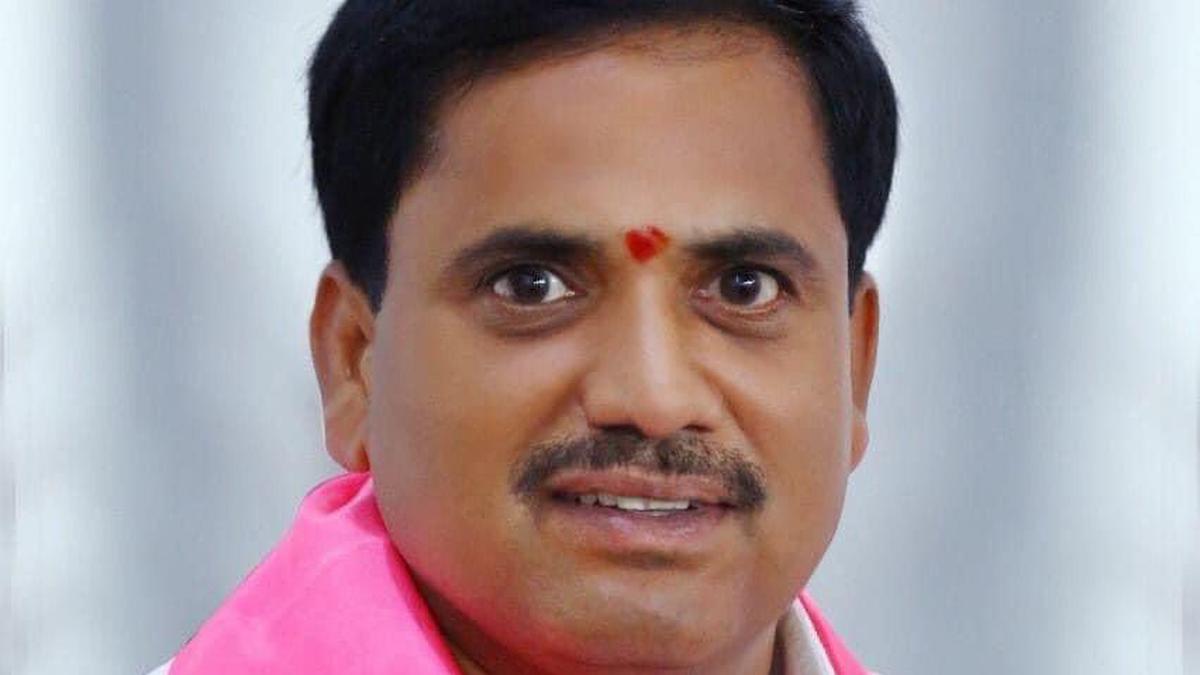BRS MLC Kasireddy resigns from the party and set to join the Congress