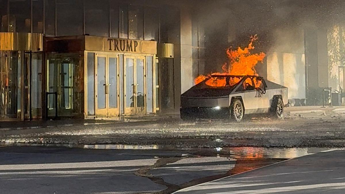 Tesla that exploded outside Donald Trump’s Las Vegas hotel had firework mortars, gas cannisters stuffed inside