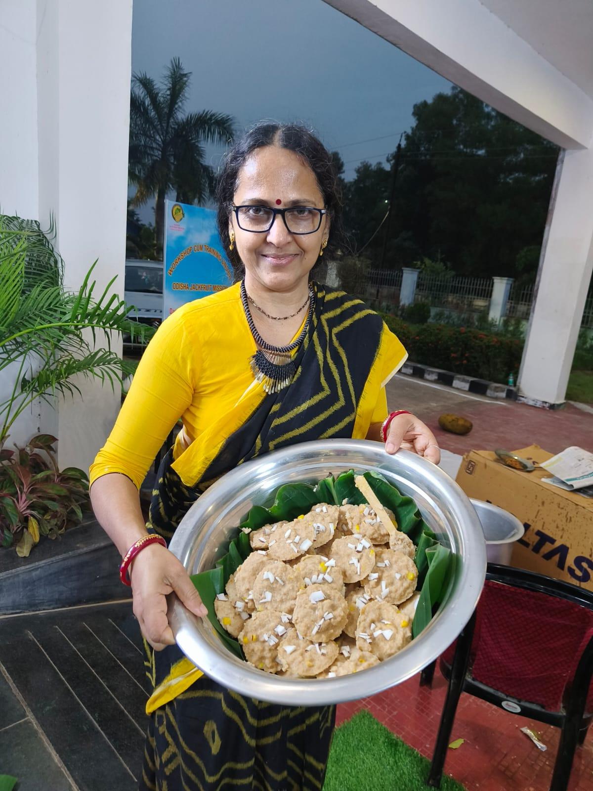 Puspa Lata Panda from Odisha with idlis made from tender jackfruit batter Puspa Lata Panda from Odisha with idlis made from tender jackfruit batter