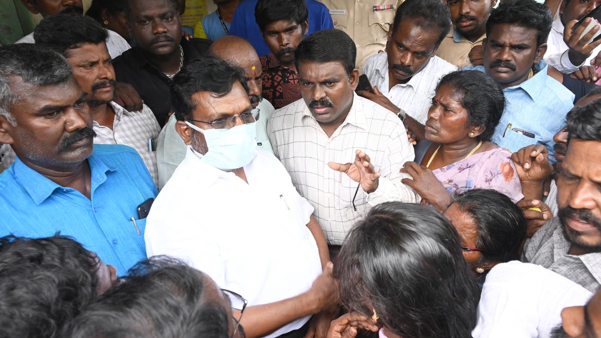 Thol. Thirumavalavan visits family of deceased TNSTC driver, hands over financial assistance