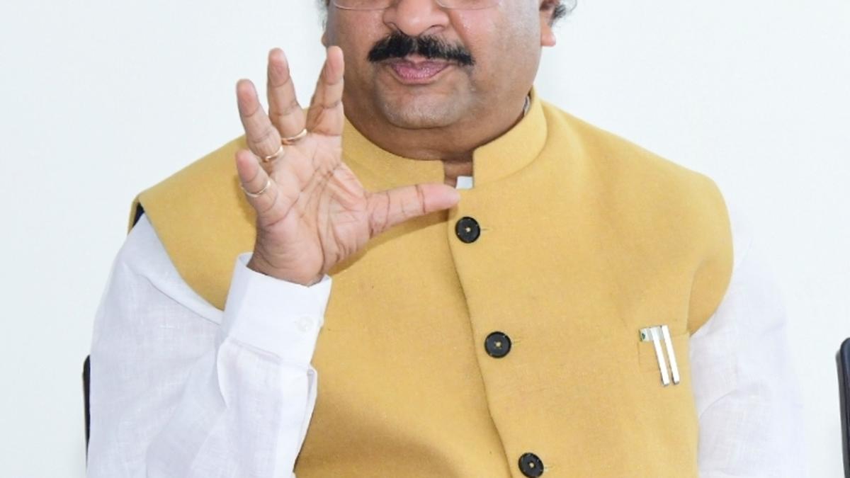 FIR filed against Yatnal for hate speech