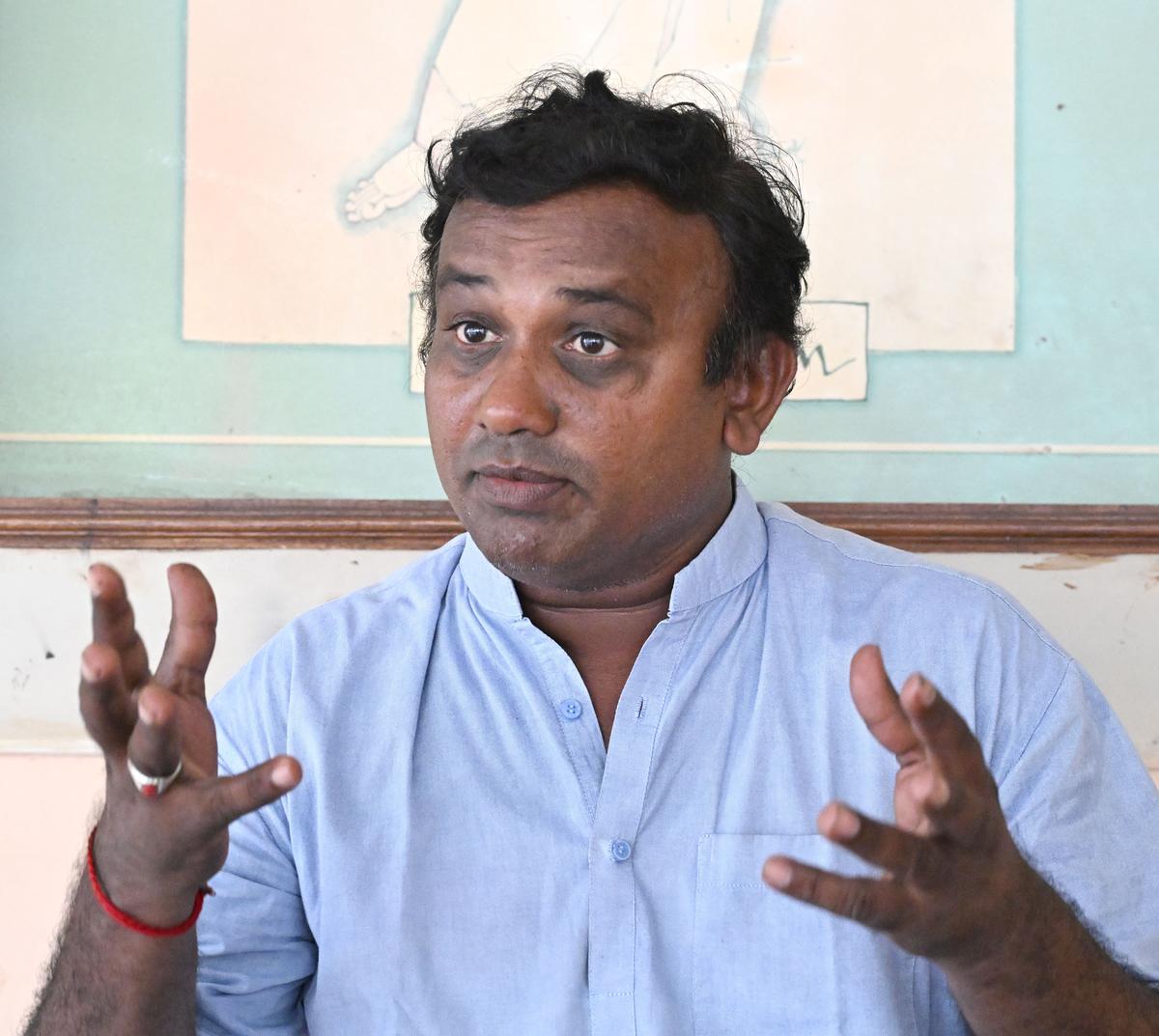 नागाबाबू, अध्यक्ष, भानोदय नाट्य मंडली।