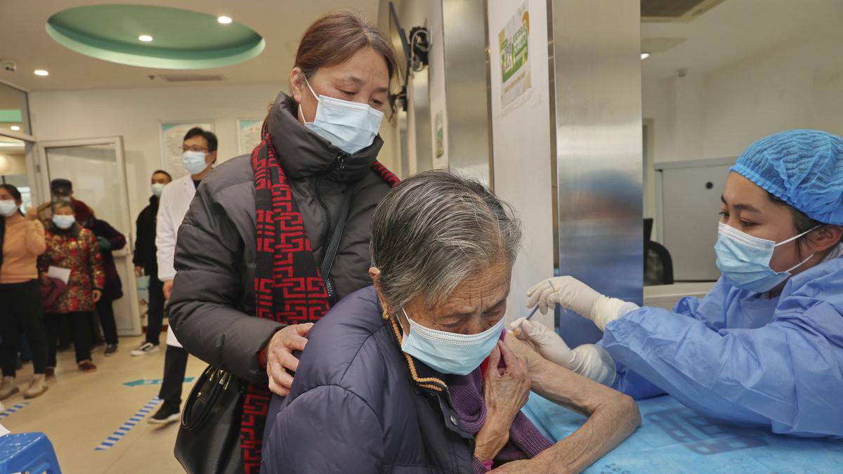 Les autorités chinoises prennent en charge la production de fournitures médicales alors que le COVID-19 augmente