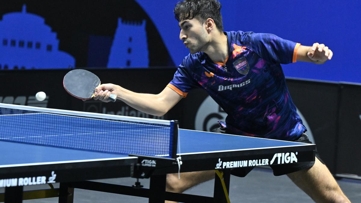 Divyanshi, Payas cause upsets; Sharath Kamal cruises into second round