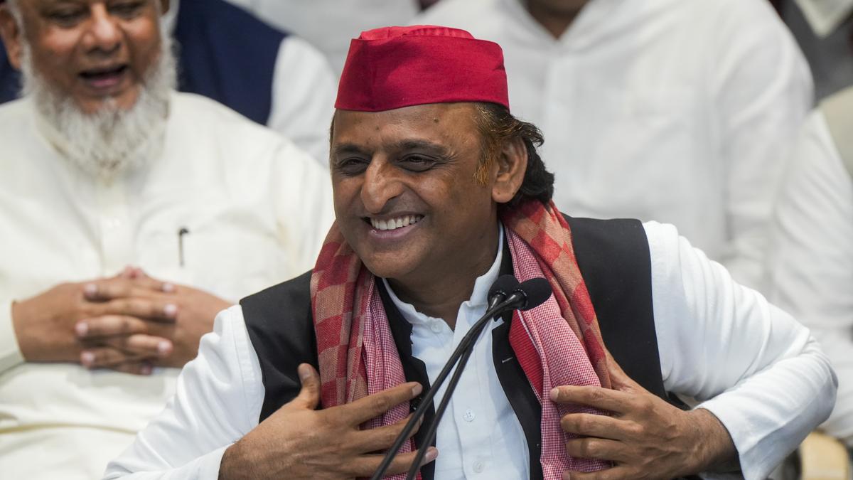 Akhilesh hits out at plan to use cow dung-based paint on govt. buildings in Uttar Pradesh