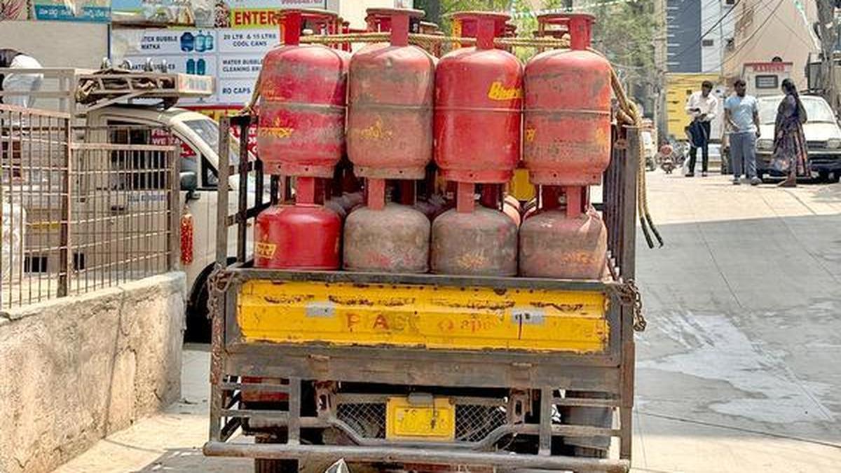 Nearly 2.37 lakh domestic cylinders delivered in Telangana on March 13; 12,000 more than daily average