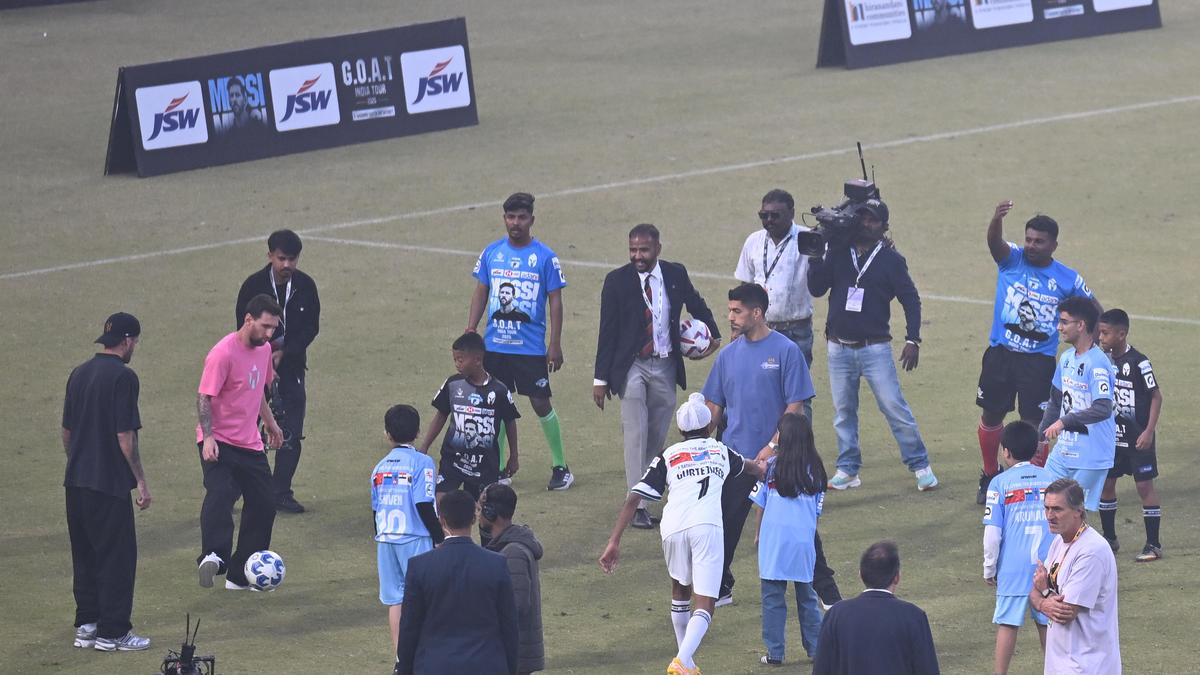 Messi interacts with kids and fans before wrapping up India tour