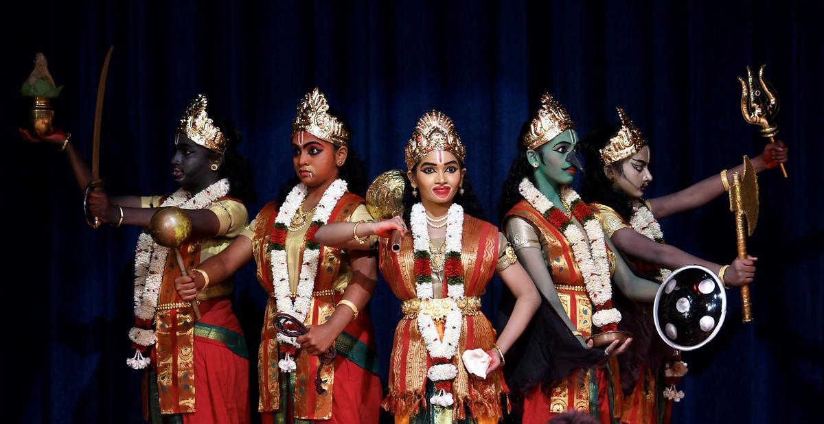 Divyasena’s dance drama ‘Jai Hanuman’ was performed during the Bharatanatyam dance festival conducted by Aikyam in Chennai. 