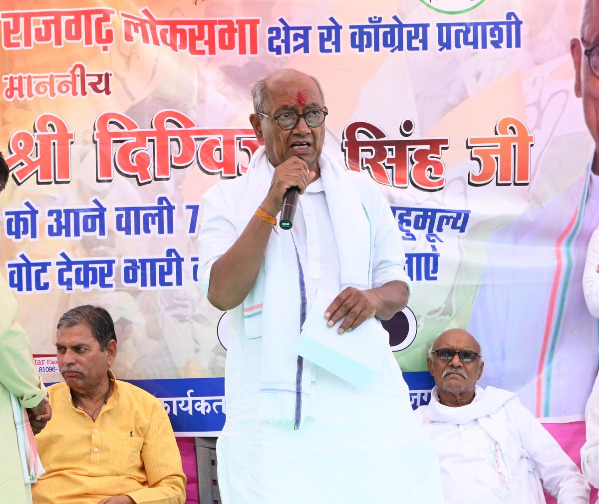 Congress leader and candidate for Madhya Pradesh’s Rajgarh Lok Sabha seat Digvijaya Singh during his outreach campaign in the Khilchipur area of the constituency on April 28, 2024