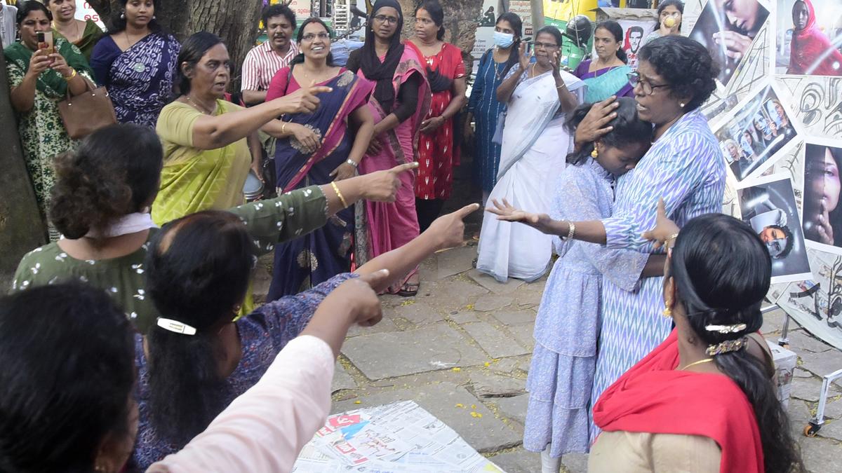 Penkoottu honours women labourers