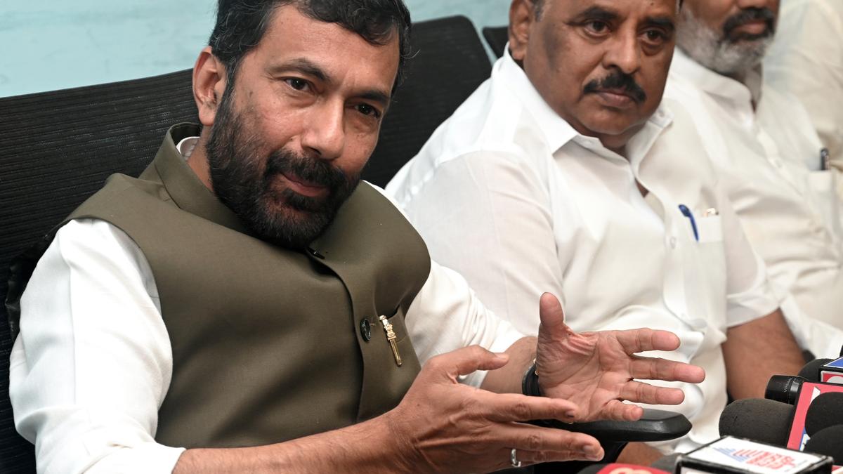 Why BJP remained silent all these years when fuel prices were hiked, asks Saleem Ahmed