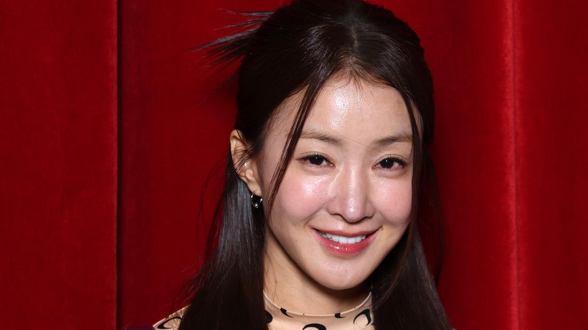 ‘Sweet Home’-fame Lee Si-young announces divorce after 8 years of marriage