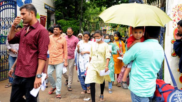 2.25 lakh candidates take SI prelim exam