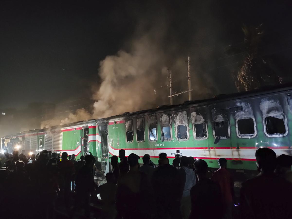 Bangladesh: Two days before the general elections, miscreants set fire to the train, four people including two children died