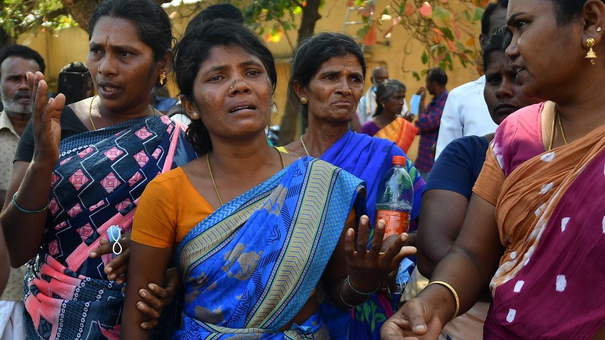 Won&rsquo;t accept body, say kin of man allegedly&nbsp;shot down by Forest Dept. of Karnataka