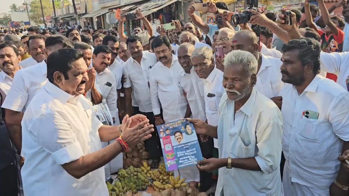 Lok Sabha polls | AIADMK leader Edappadi Palaniswami campaigns during morning walk in Tirupattur