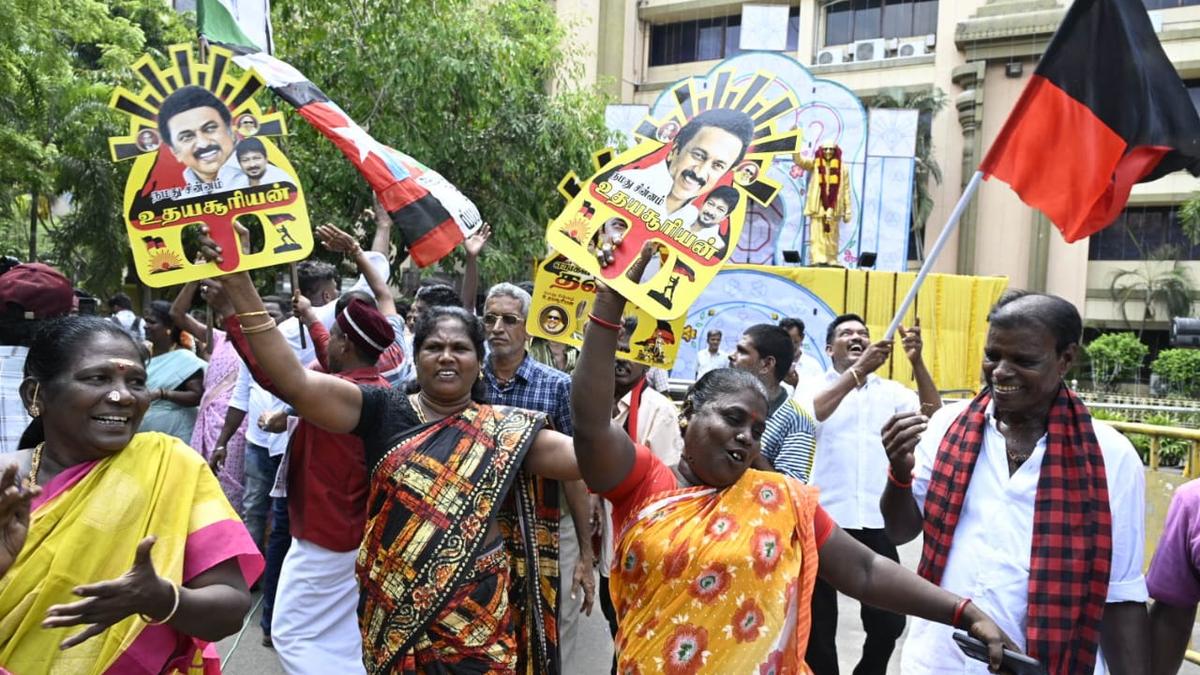 Lok Sabha results | As of 12 p.m., DMK alliance leads in 37 of 39 constituencies in Tamil Nadu