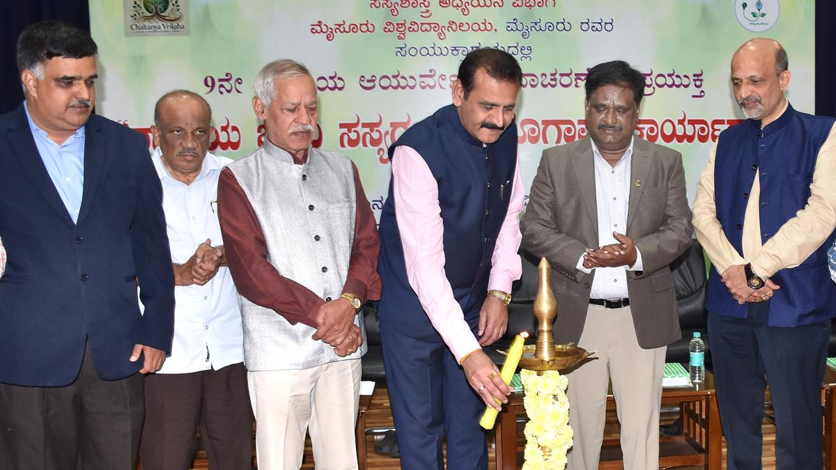 Development of monographs key for users of medicinal plants, says V-C